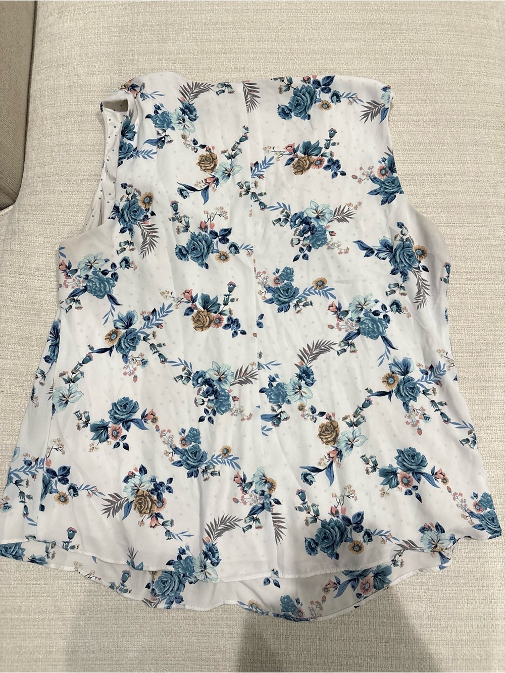 White House Black Market White Sleeveless V-Neck Top with Blue Floral Print - Picture 3 of 4